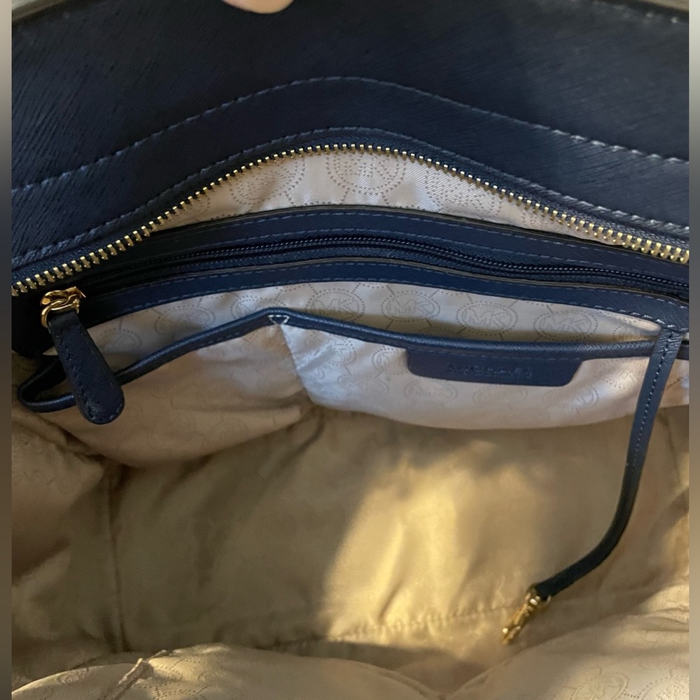 NWOT Michael Kors Gorgeous Large Selma Studded Tote Crossbody Pocketbook Navy - Picture 11 of 11